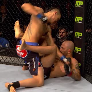 Макс Холлоуэй не удержим!