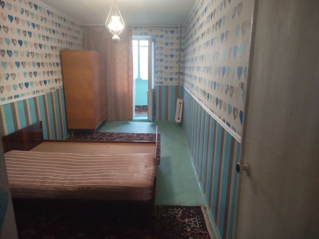 Продается 2х на Городке ОР Цена: 3 500 000 ₽ 4/5 этаж, общая 42 м², кухня 5.5м.кв., жилое состояние, установлены новые стояки и унитаз, с/у раздельный, бойлер, балкон застеклен. В шаговой доступности школа, детский сад, супермаркет, банк, почта и транспорт. Александр +79591991665...