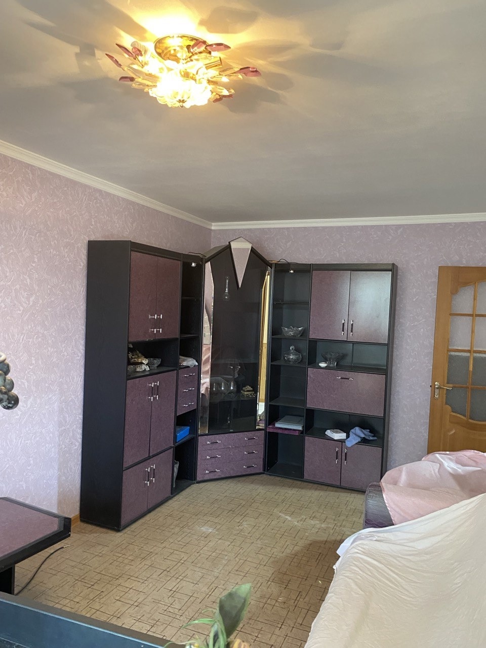 Продается 3- х комнатная квартира, чешский проект. Улица 30- лет Победы, 4/5, 64 м кв. Не угловая, комнаты изолированные, с капремонтом, автономное отопление. Продажа с мебелью и техникой. Цена 5500000 руб. . Тел +79595630642 Ольга....