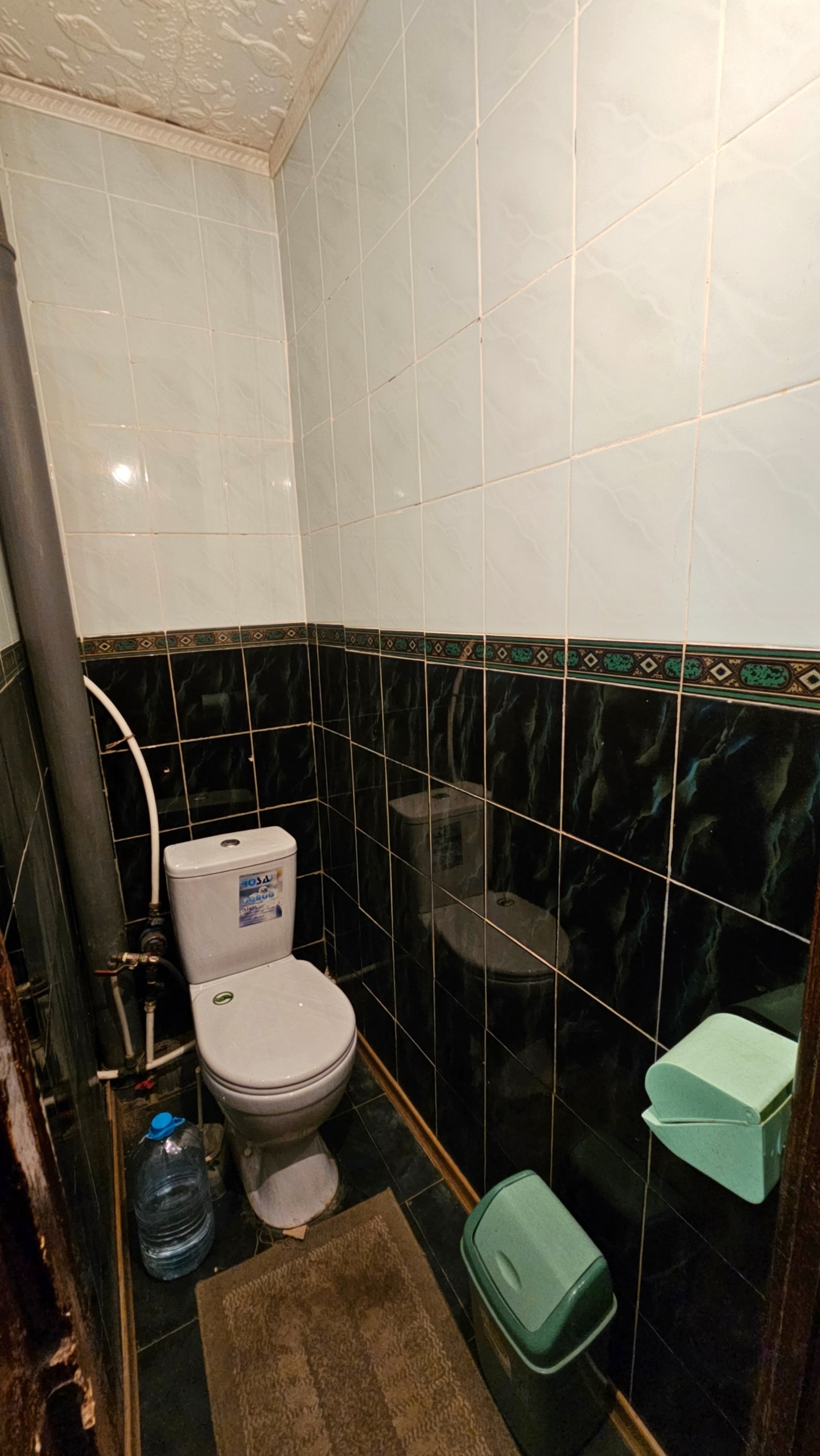 🏢Продаётся 4-х комнатная квартира в Свердловске, кв. Пролетариата Донбасса, 42. 📐Площадь: 67 м2. Планировка: - Просторный зал - Две уютные спальни - Кухня-столовая - Раздельный санузел - Кладовка 📑 Перепланировка узаконена. 🛠Газовое индивидуальное отопление и накопительная ёмкость для воды. Все окна металлопл...